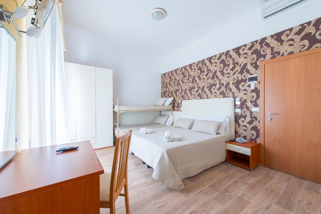 Hotel Galassia リミニ エクステリア 写真