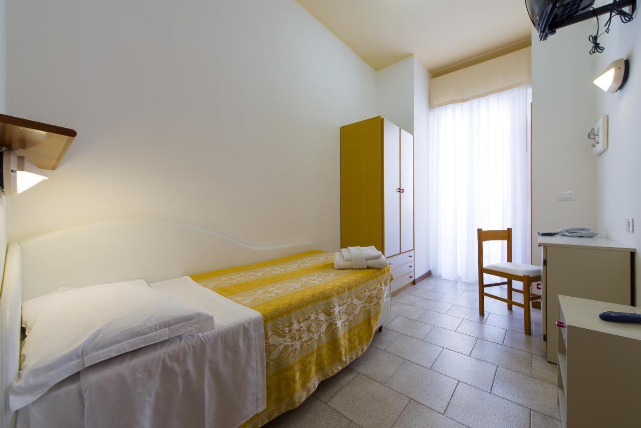 Hotel Galassia リミニ エクステリア 写真