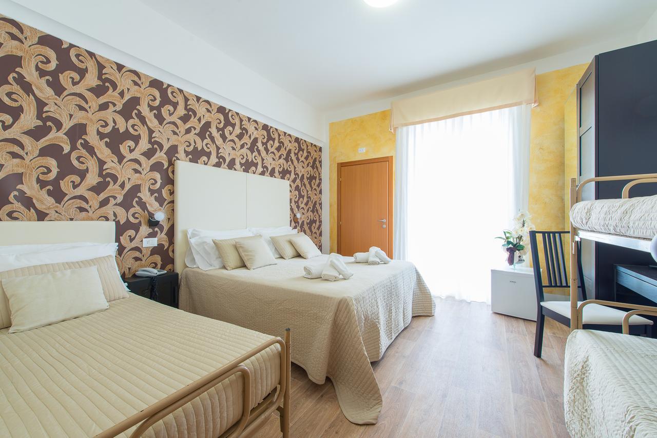 Hotel Galassia リミニ エクステリア 写真